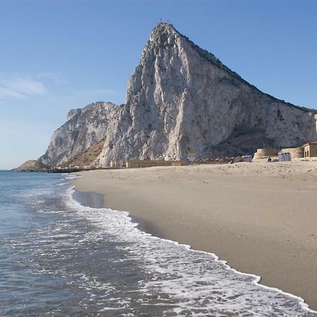 Beach, City & Gibraltar La Linea de la Concepcion Exterior photo