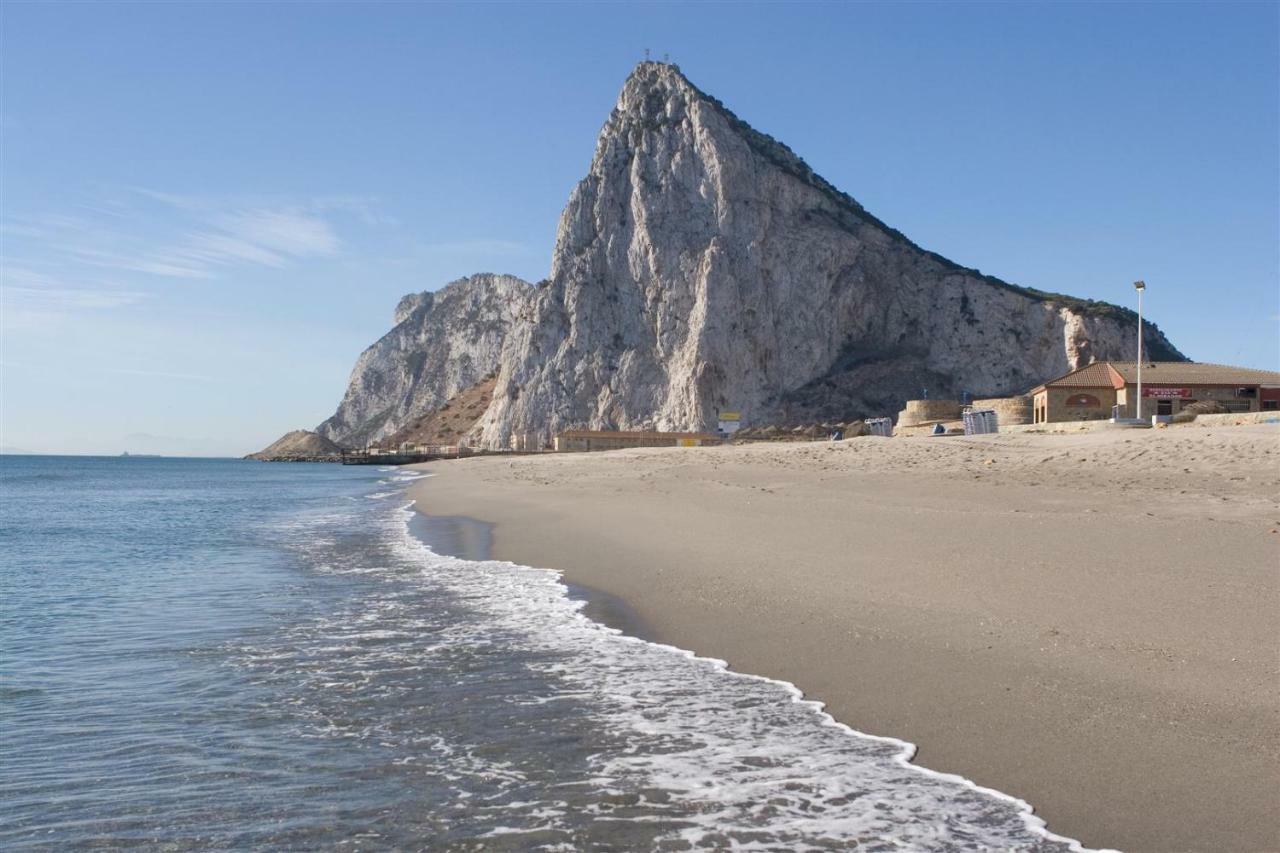 Beach, City & Gibraltar La Linea de la Concepcion Exterior photo